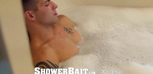  ShowerBait Str8 bait shower fuck with Casey Everett and Mason Lear